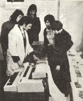 Instruktaż w pracowni zmechanizowanego przetwarzania danych (zdjęcie z 1978 roku)