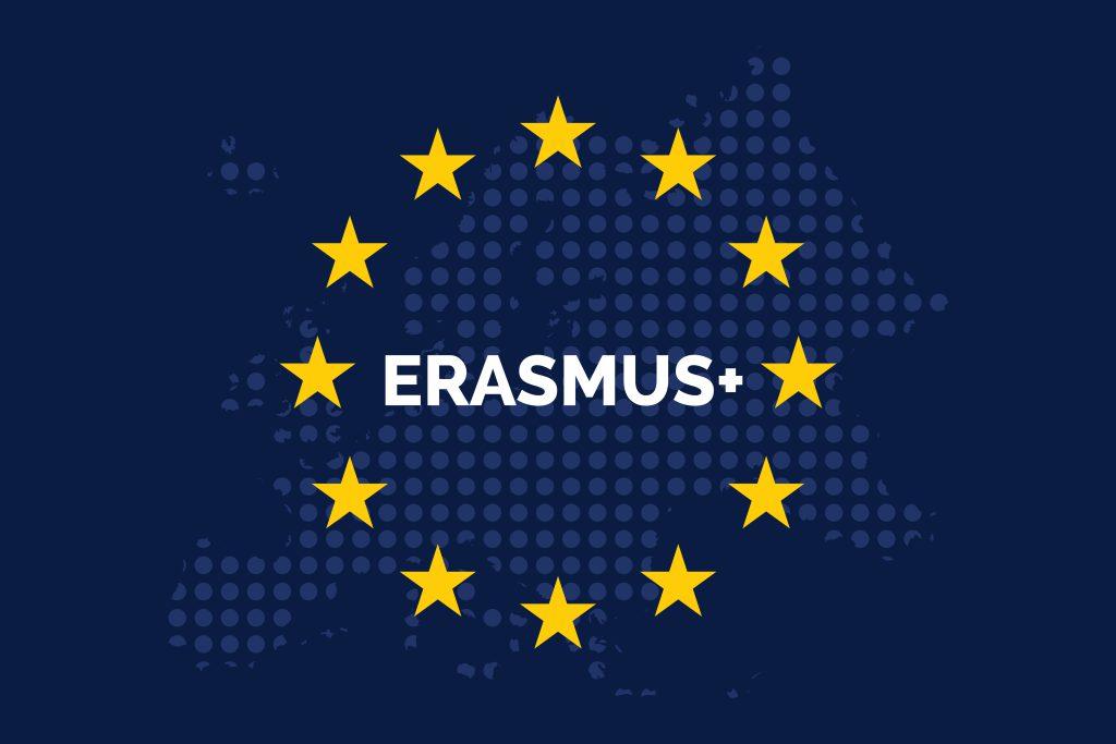 Nazwa programu Erasmus+ wpisana w gwiazdy i mapę Unii Europejskiej